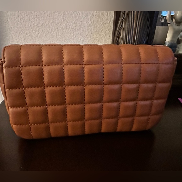 Quilted Clutch NWOT - Picture 2 of 7